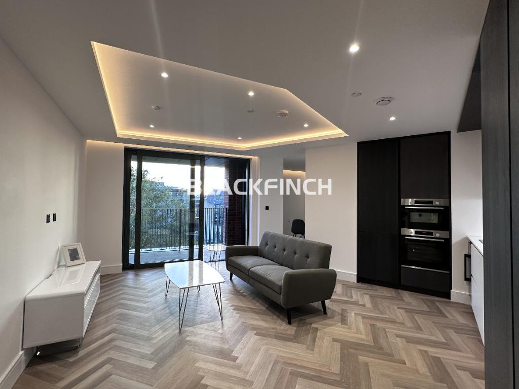 4 Brigade Mews, London, SE1 0GN