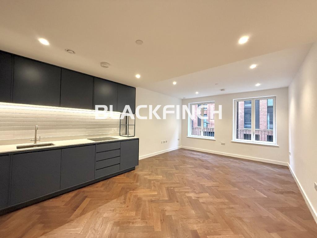 18 Ribbon Lan, London, NW2 8AD